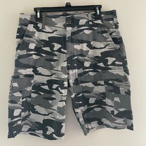 Men’s Lee Extreme Motion Size 34 Waist Camo Shorts